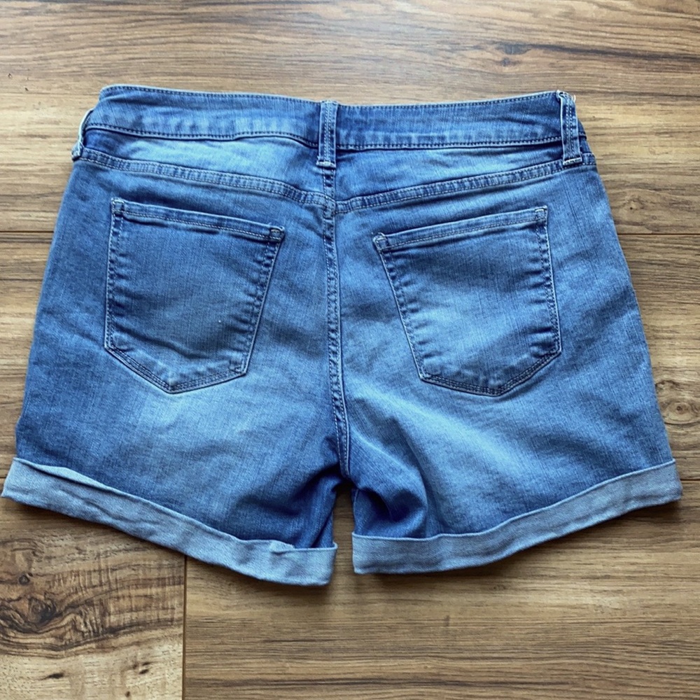 Arizona High Rise Shorts - Picture 2 of 3